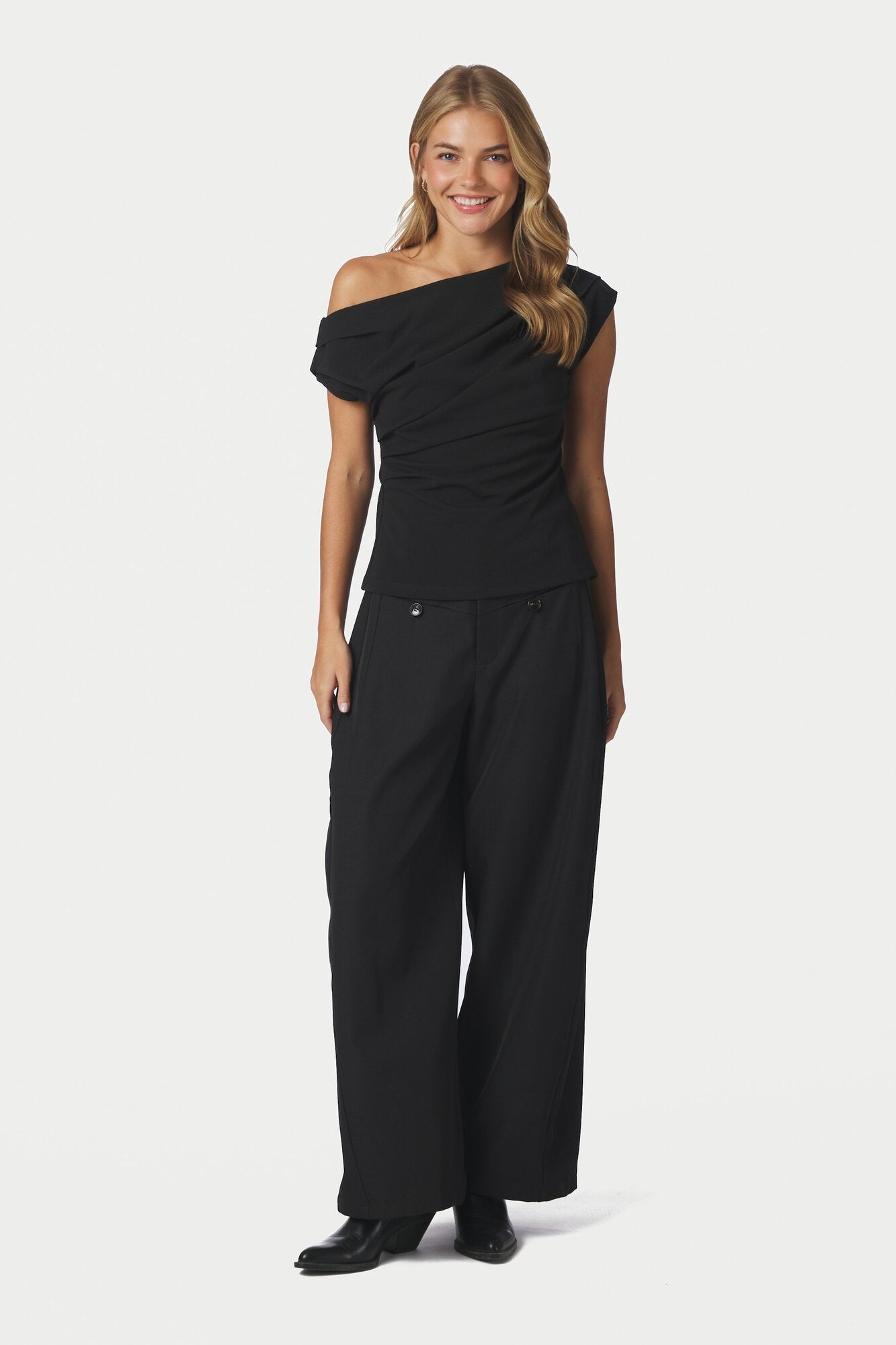 Mabelle Drapy one-shoulder top – Black